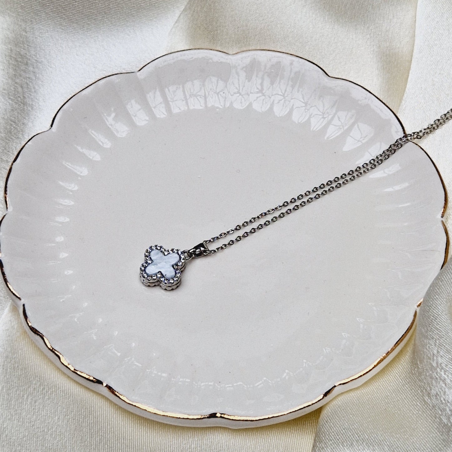 Diamond Clover Necklace ~ Various Colours