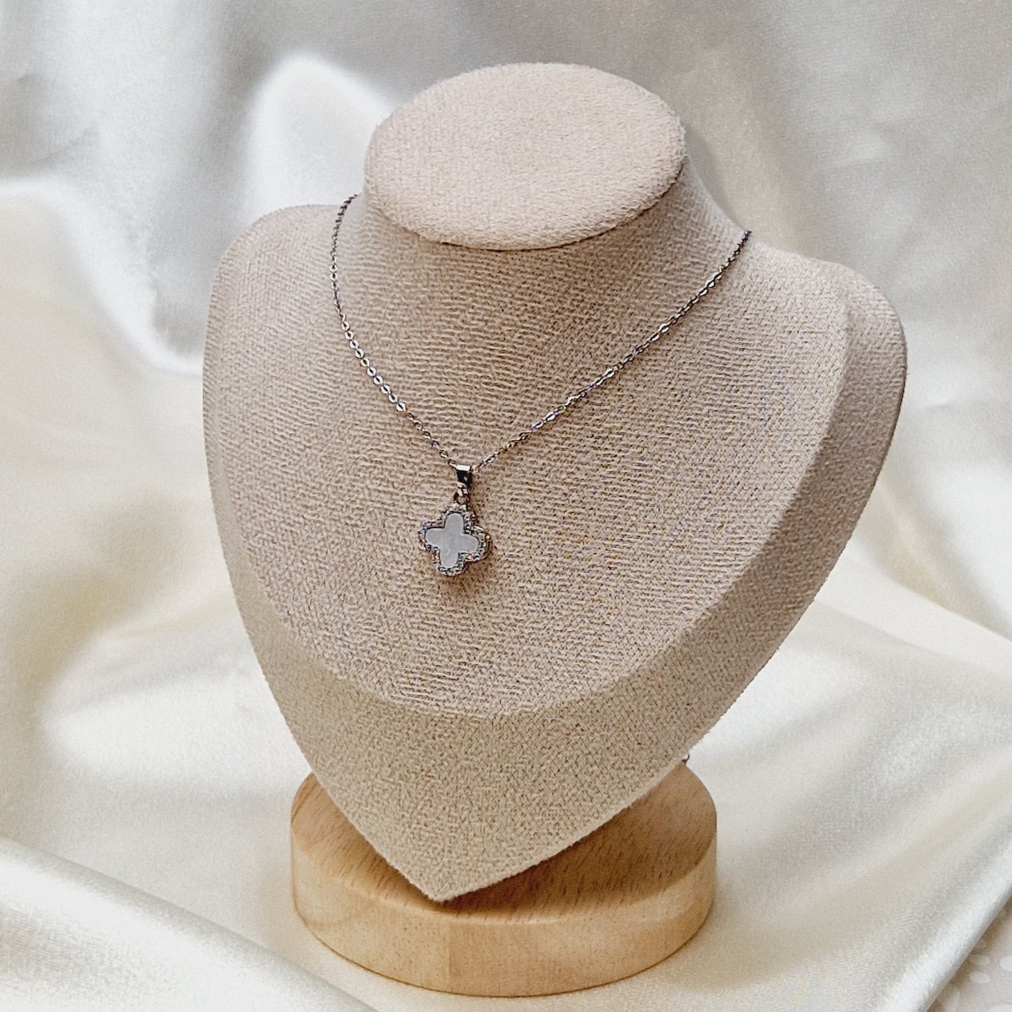 Diamond Clover Necklace ~ Various Colours