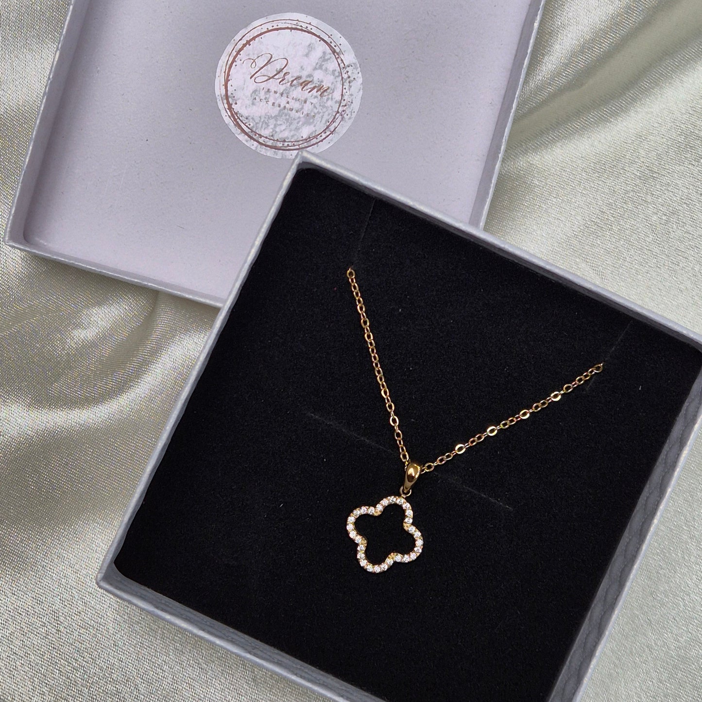 Dream Clover Necklace ~ Gold / Silver